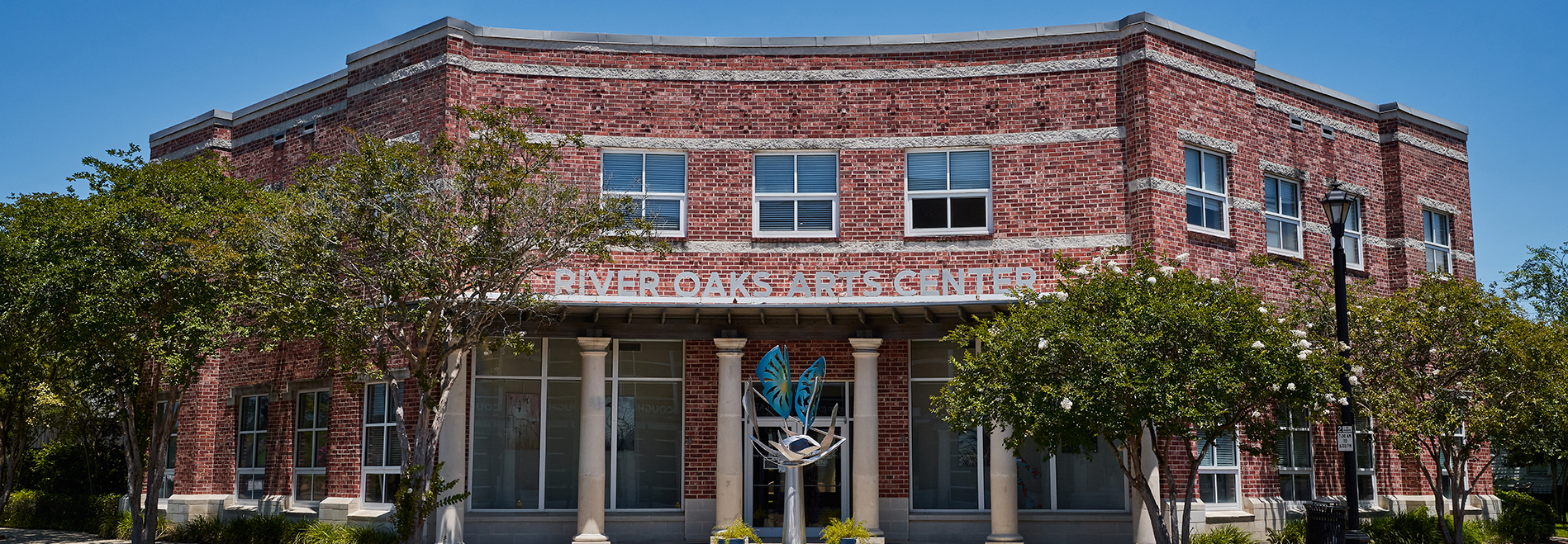 River Oaks Square Arts Center in Alexandria