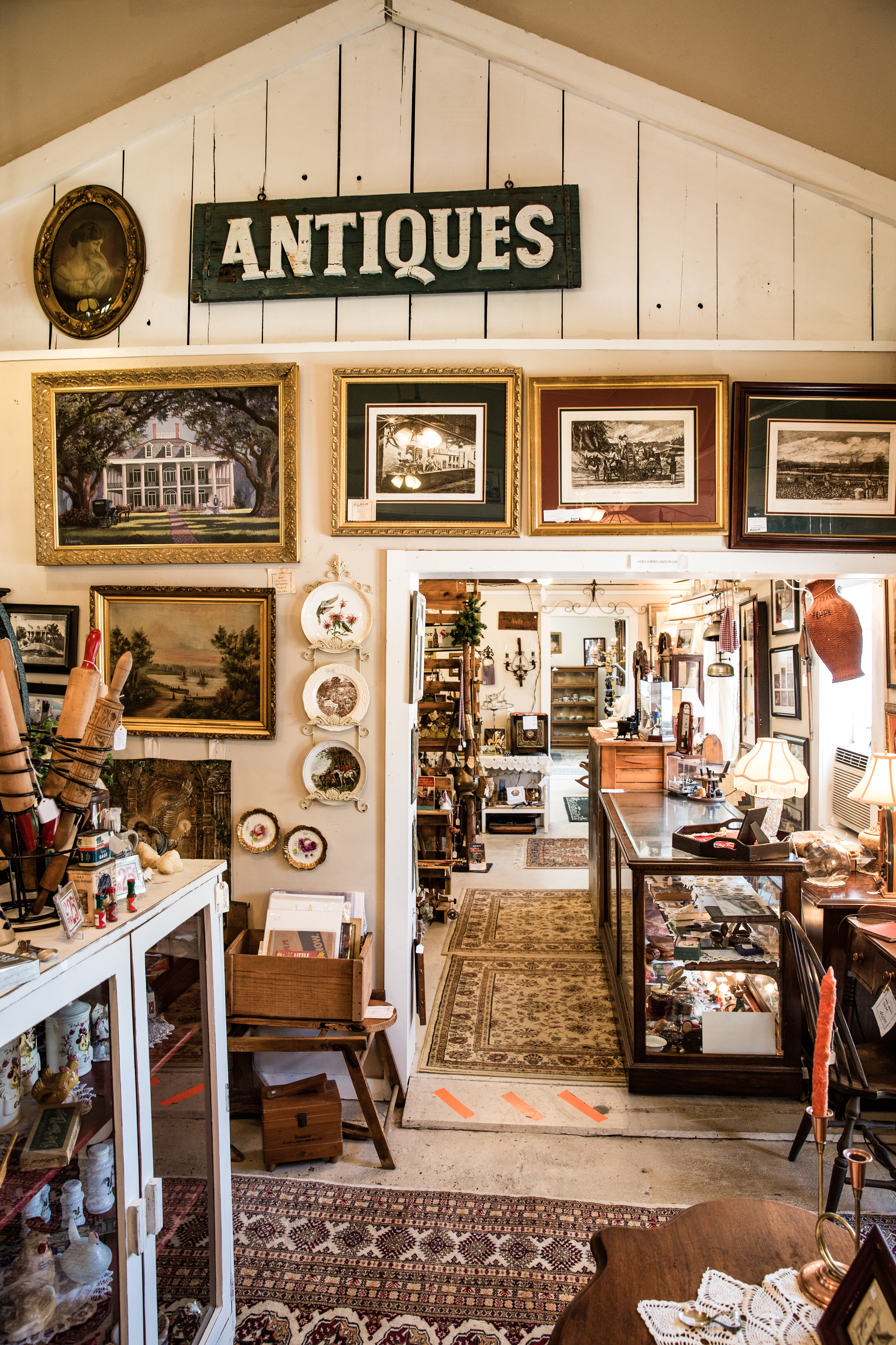 Antiques in Olde Towne Slidell Kevin Garrett (2).jpg Antiques in Olde Towne Slidell. Credit: Louisiana Northshore