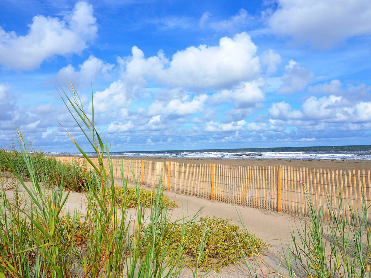 Lounge in the sun on Grand Isle's beautiful Gulf Coast beaches. Beaches near New Orleans Grand Isle Beach in Jefferson Parish