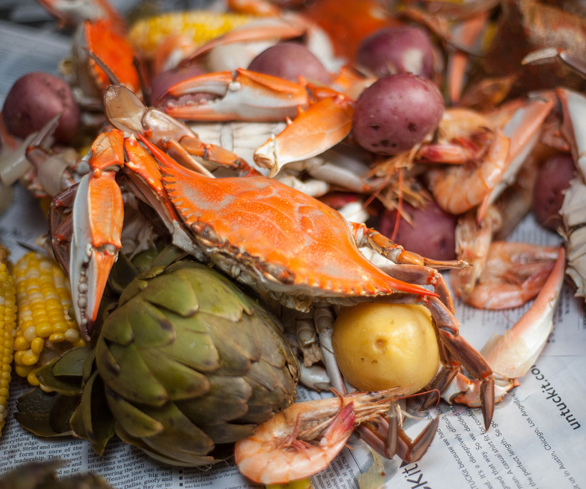 DSC_3227-seafoodboilrecipe-spread_web.jpg