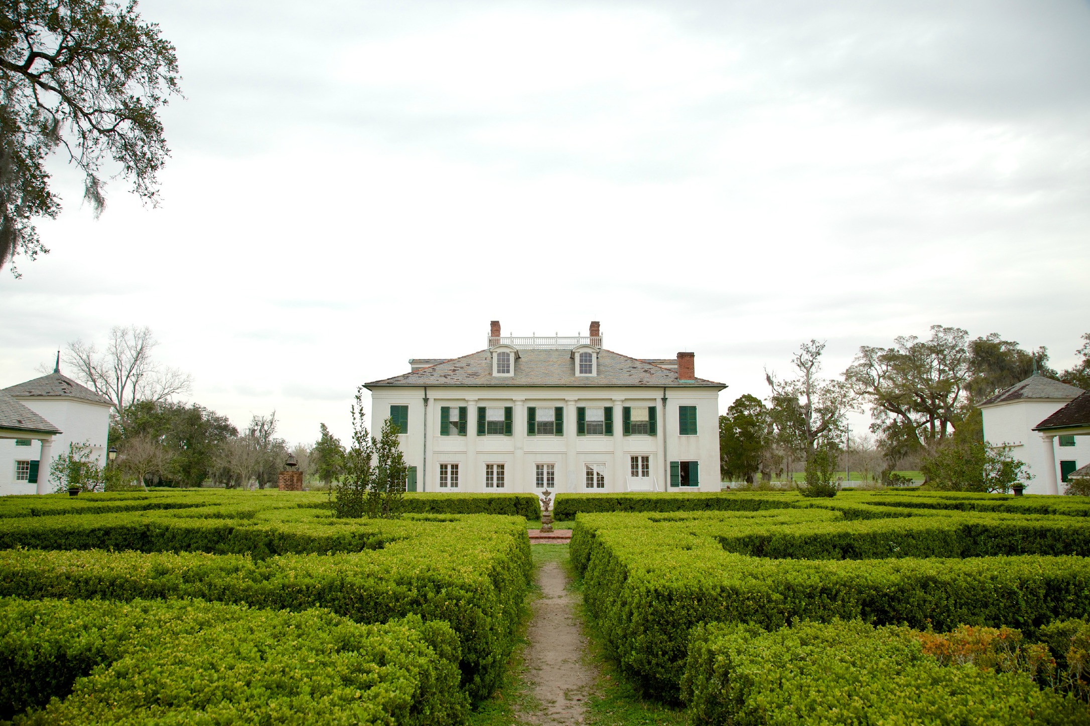Evergreen Plantation Along River Road in Louisiana Evergreen Plantation Along River Road in Louisiana