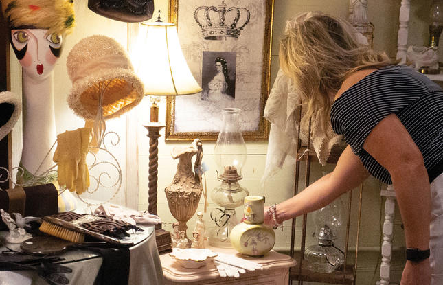 antique shopping in breaux bridge