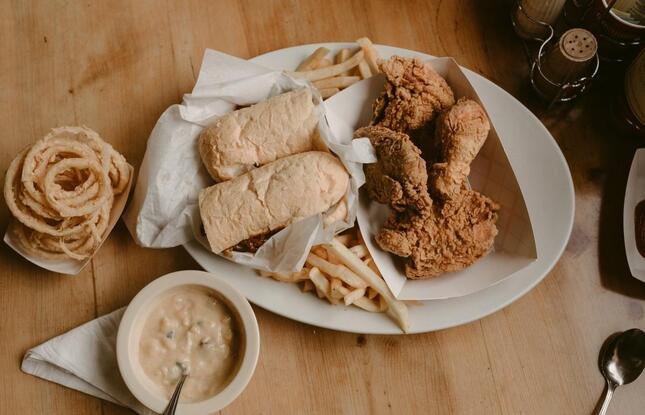 Po-boy plate with French fries