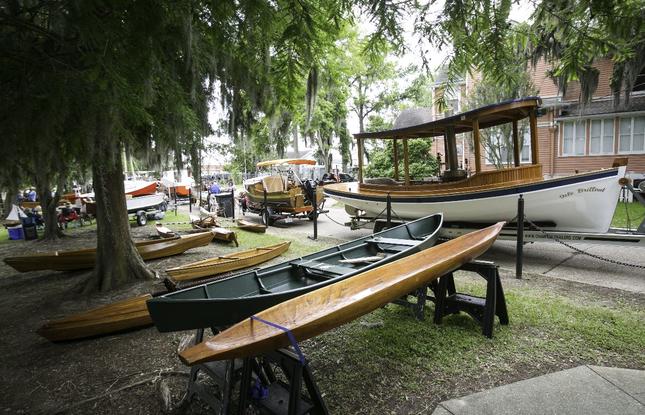 Cajun canoes are called pirogues