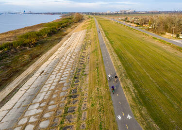 Baton Rouge Mississippi River Levee Bike Path
