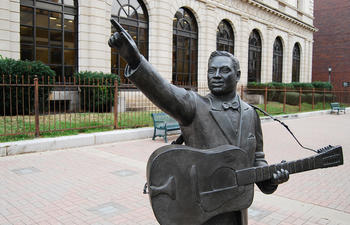 Huddie Ledbetter statue in Shreveport