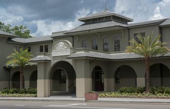 Exterior view of Southern Hotel in Covington
