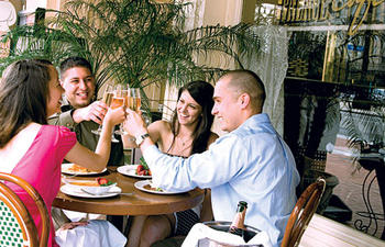 Dining at Palace Cafe´