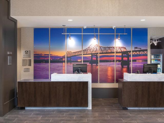 Courtyard Lobby/ Front Desk