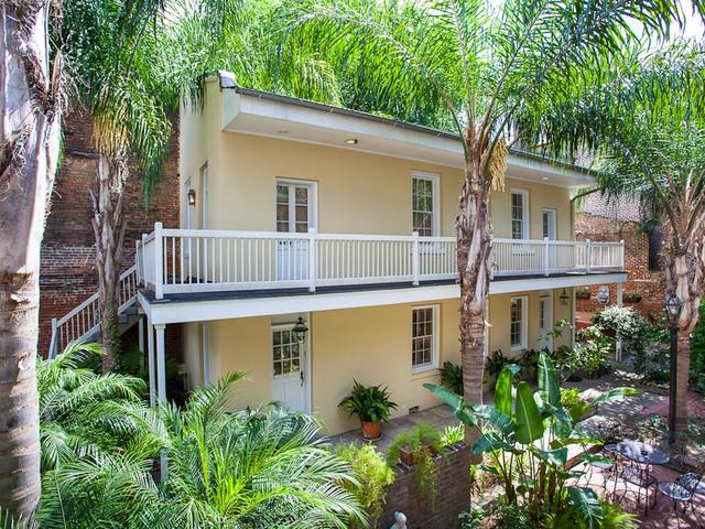 Dauphine Orleans Hotel - Hermann House Courtyard