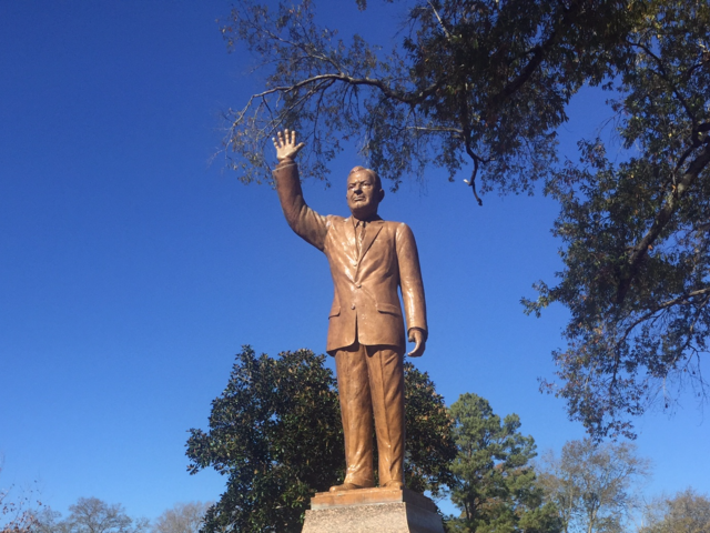 Earl K. Long Memorial Park and Gravesite Photo