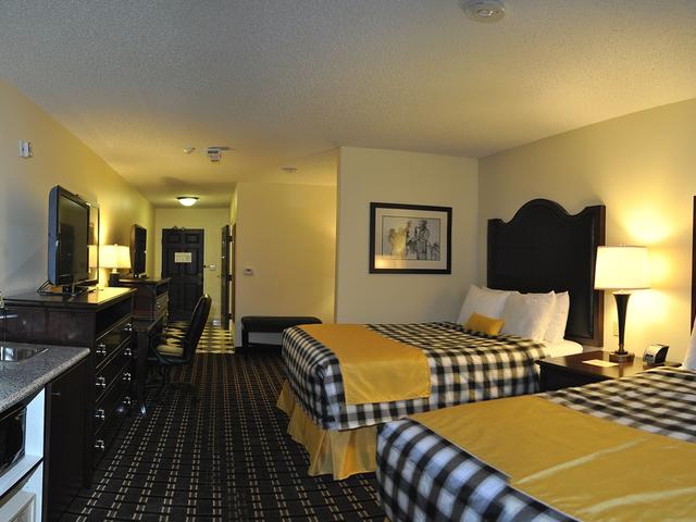 Double Queen Guest Room at the Evangeline Downs Hotel - Opelousas