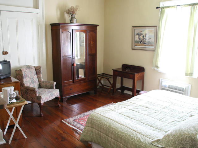 Deluxe Room - 1 King Bed