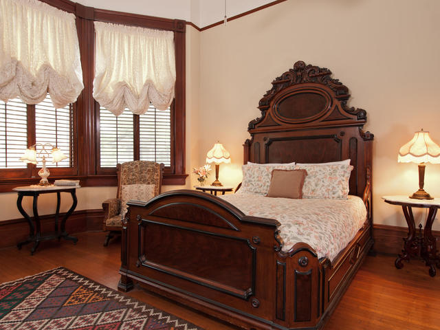 Elegant Victorian Rooms