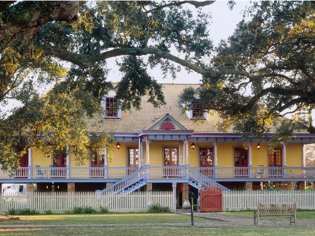 Join us as we enter the Creole World of Louisiana's storied past on the Great River Road.