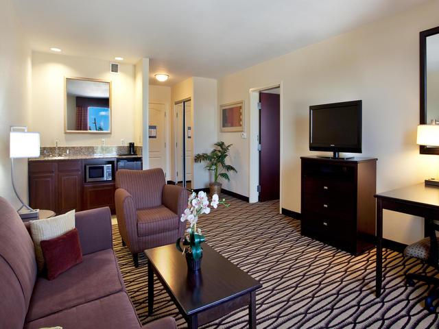 Whirlpool Suite Sitting Area
