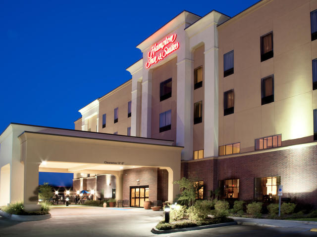 Hampton Inn & Suites