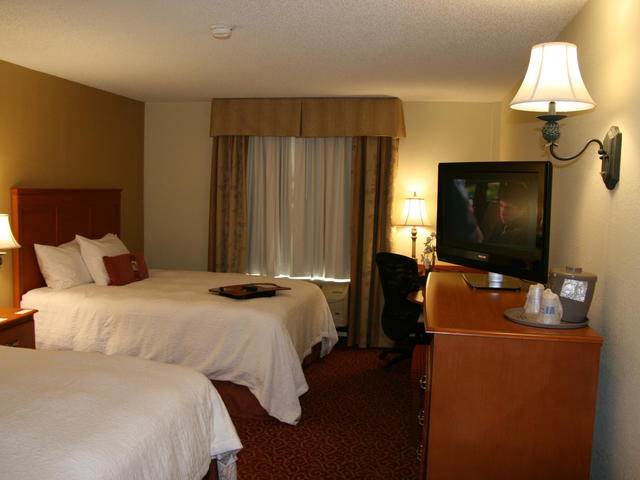 Queen Standard Room