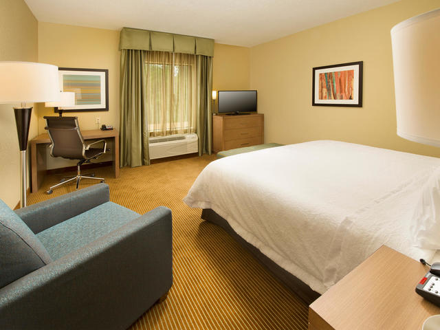 Hampton Inn Lake Charles Photo 3
