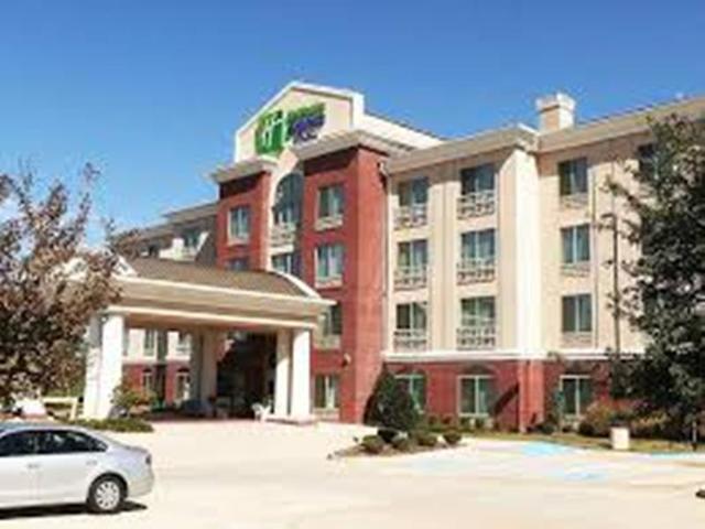 Holiday Inn Express & Suites - Shreveport West (Airport) Photo