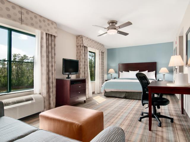 Spacious Studio Suite with King Bed