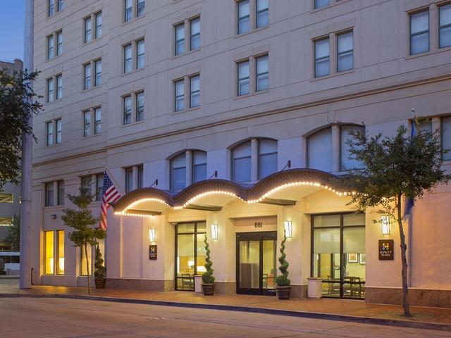 Hyatt Place New Orleans Convention Center Entrance Photo 4
