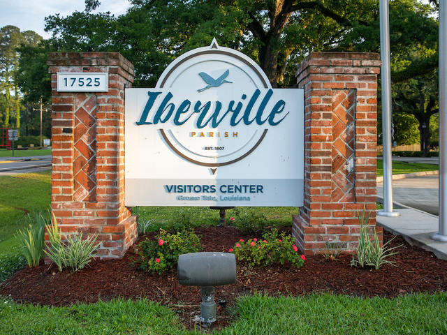 The Iberville Visitors Center – North is located off Interstate 10 in Grosse Tete, Louisiana. The center serves as a gateway to the Atchafalaya Heritage Area and is in the heart of Louisiana’s Plantation Country.