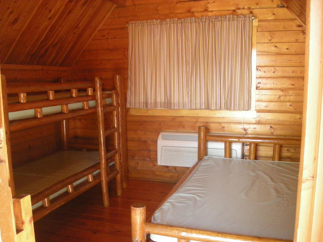 Inside 1Rm Cabin