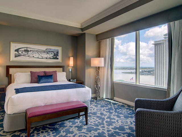 Grand King Suite