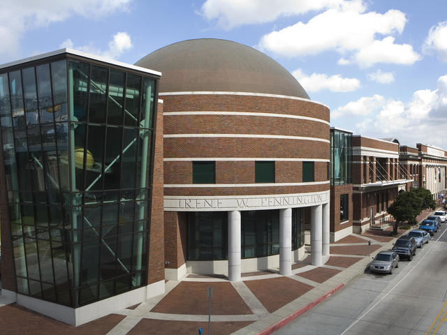 The Louisiana Art & Science Museum located along the Mississippi River. Photo