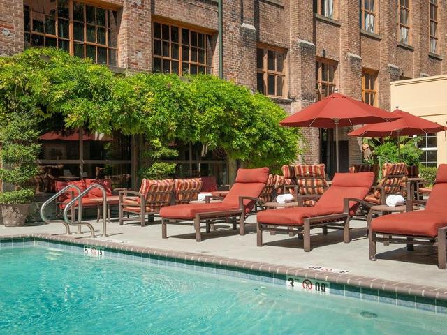 Outdoor Pool & Courtyard