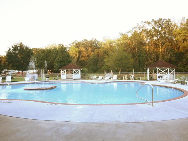 Hideaway Ponds RV Resort Photo