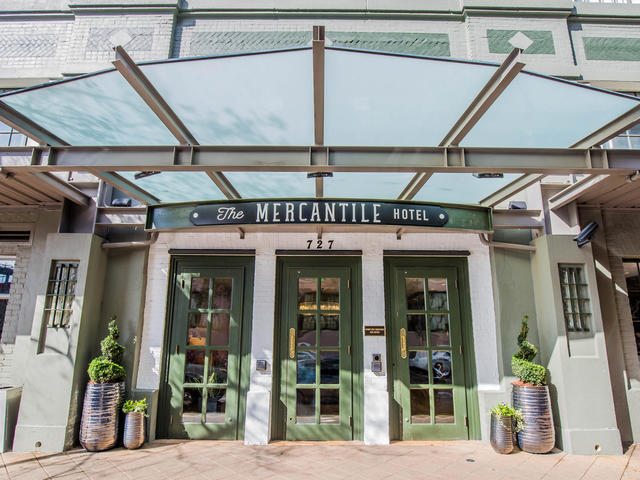 The Mercantile Hotel Entrance Photo