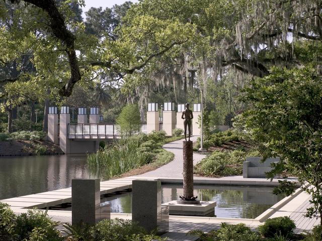 Sydney and Walda Besthoff Sculpture Garden