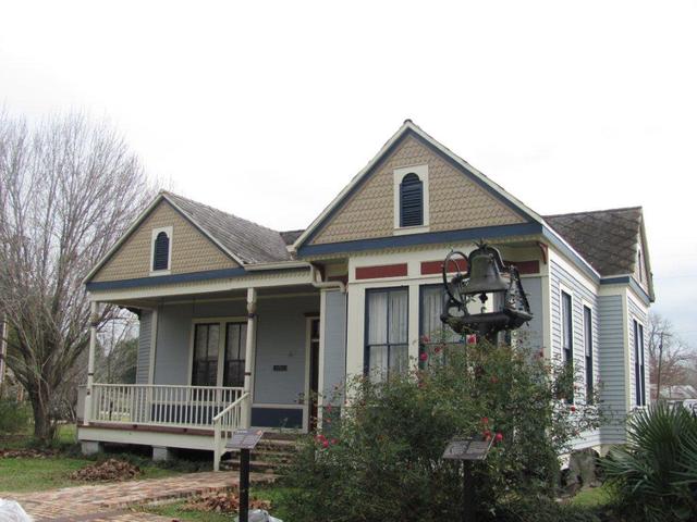 Opelousas Tourist Information Center at Le Vieux Village