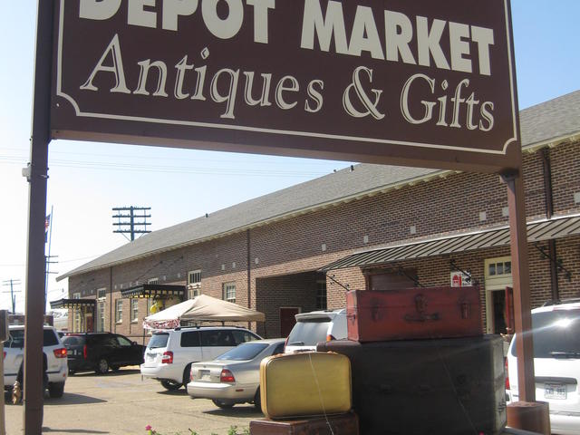 Plaquemine Depot Market Antiques & Gifts