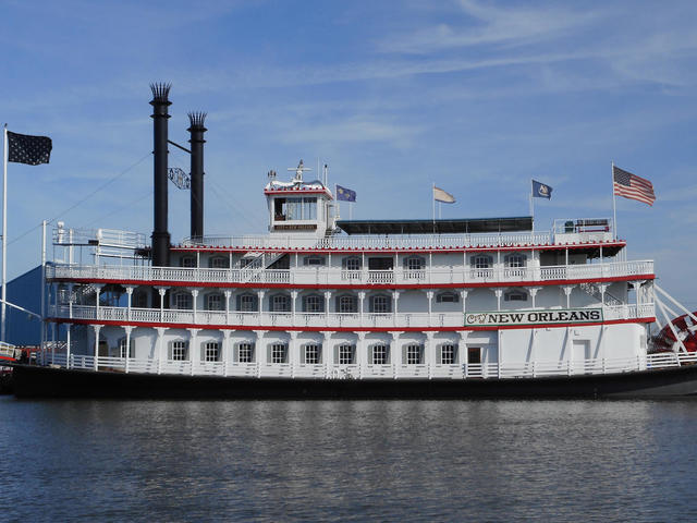 Total renovation of spectacular Riverboat