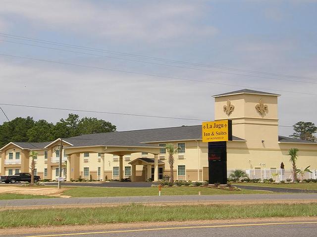 La Jagu Inn & Suites        "Winnfield's Finest"