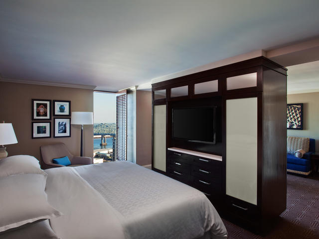 Executive Suite Bedroom