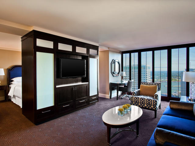 Executive Suite Parlor
