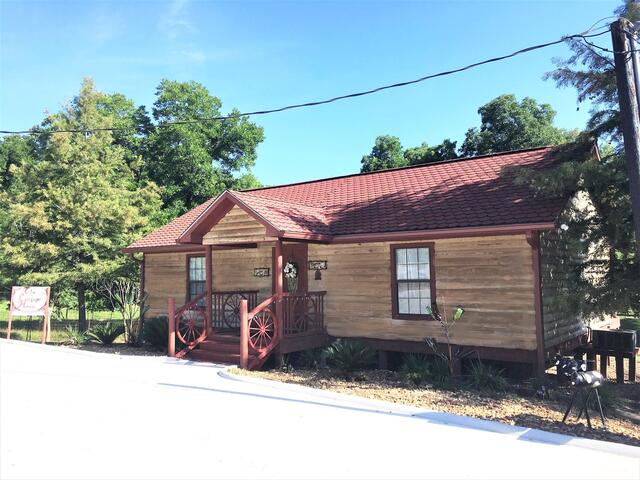 Carriage House Cottage