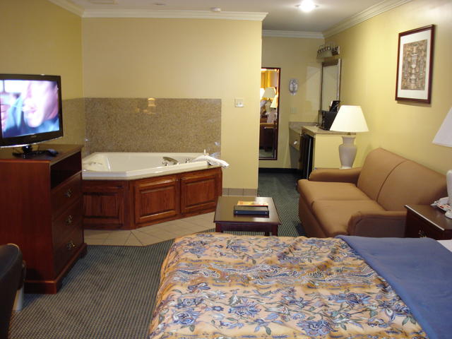 Jacuzzi Suite