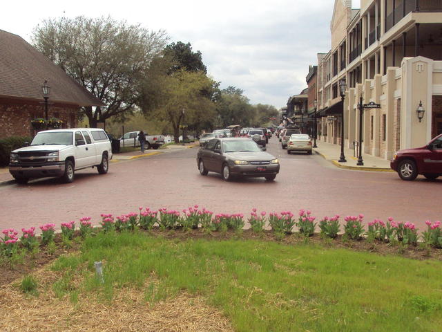 Rue Front, Natchitoches paved with bricks