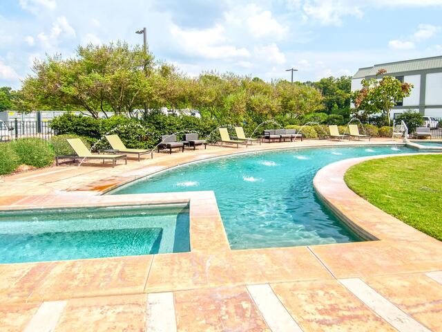 Spacious outdoor pool great for entertaining