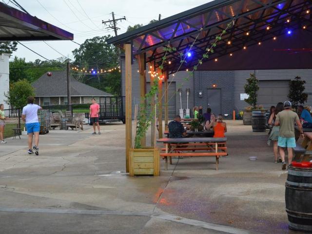 Le Chien Brewing Company Photo 2