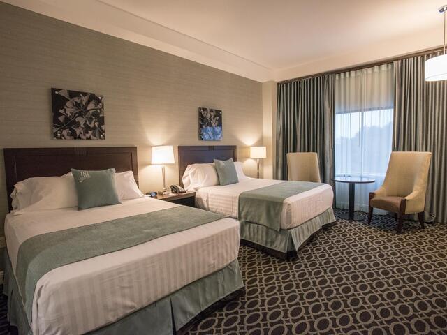 Standard Queen Queen Room