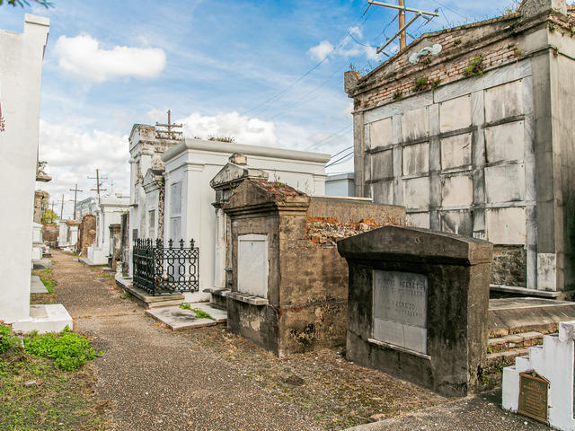 Row of Tombs inside St. Louis Cemetery No. 1