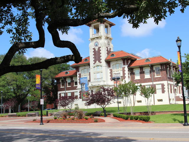 1911 Historic City Hall & Cultural Center Photo