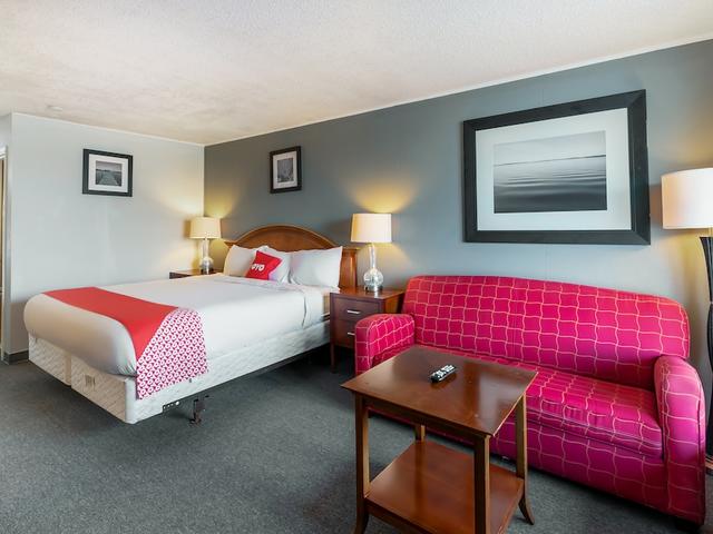 Room with King/Queen Sized Bed