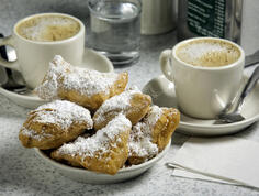 Coffee and beignets in cafe du monde